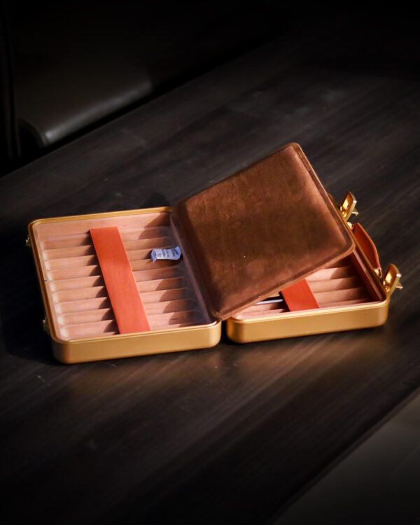 Lubinski Luxury Aluminium Alloy Cigar Humidor Portable Cigar Storage Box Cedar Wood Interior Holds 20 Cigars Gold - Image 10