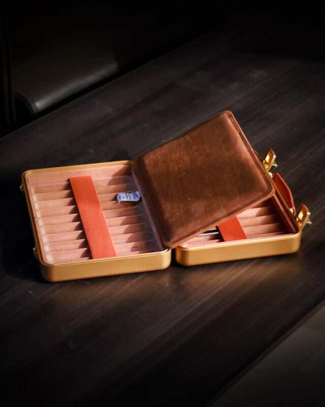 Lubinski Luxury Aluminium Alloy Cigar Humidor Portable Cigar Storage Box Cedar Wood Interior Holds 20 Cigars Gold
